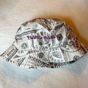 3/25$ YOUNG MONEY Summer Hat, Embroidered Logo, White & Gray Small, Diam. 7 in.